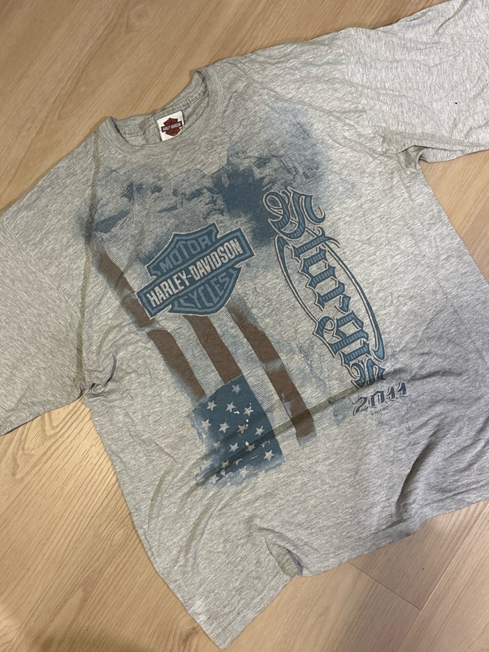 Harley-Davidson Gray Tee with Blue & Brown Flag Graphic